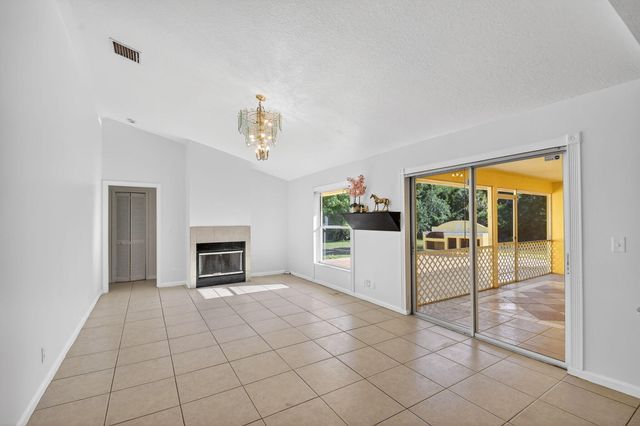 17609 86th Street N, Loxahatchee, FL 33470