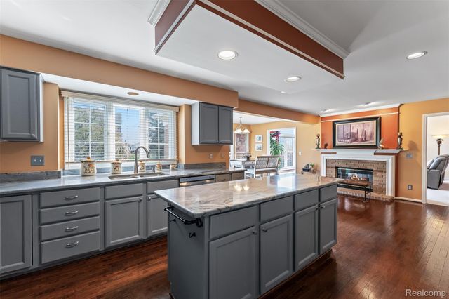 3432 Bonniebrook Court, Oakland Charter Township, MI 48306