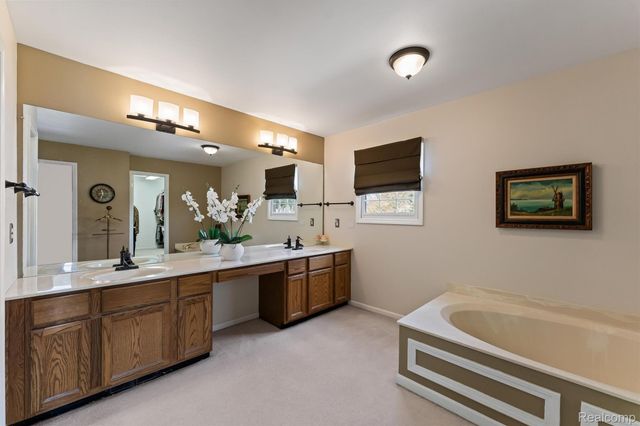 3432 Bonniebrook Court, Oakland Charter Township, MI 48306