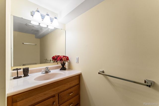 3432 Bonniebrook Court, Oakland Charter Township, MI 48306