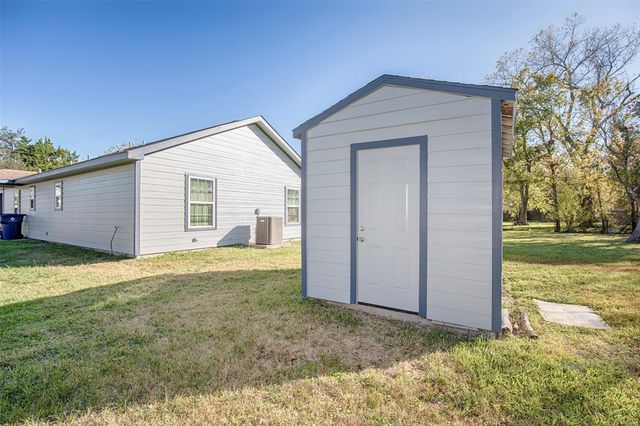 305 S Westward Street, Texas City, TX 77591