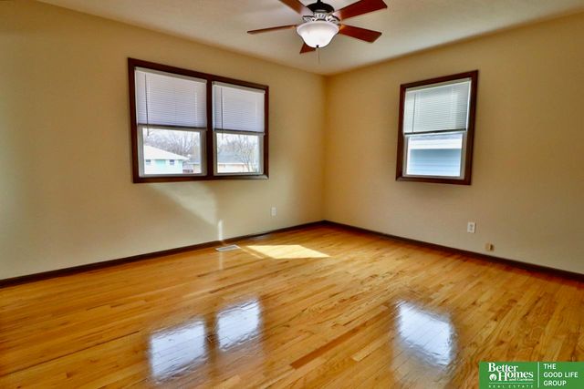 4926 S 50 Street, Omaha, NE 68117