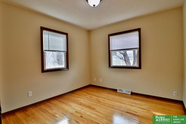 4926 S 50 Street, Omaha, NE 68117