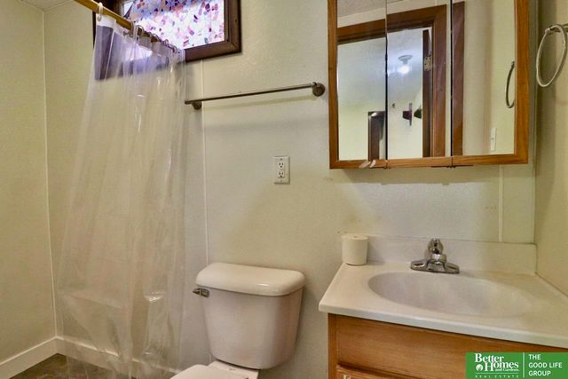 4926 S 50 Street, Omaha, NE 68117