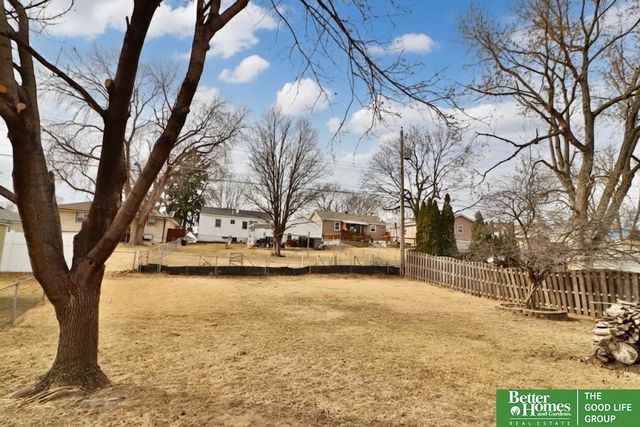 4926 S 50 Street, Omaha, NE 68117