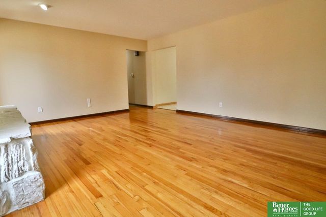 4926 S 50 Street, Omaha, NE 68117