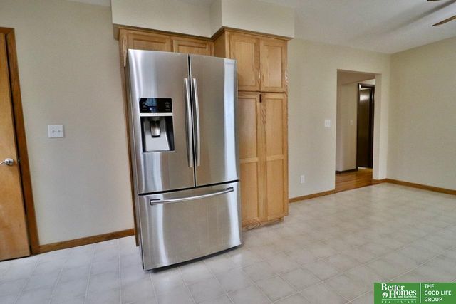 4926 S 50 Street, Omaha, NE 68117