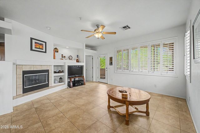 11500 E COCHISE Drive 2076, Scottsdale, AZ 85259