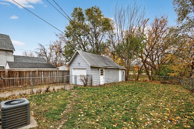 1210 Cook Avenue E, Saint Paul, MN 55106