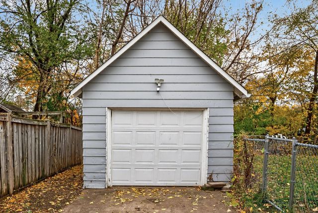 1210 Cook Avenue E, Saint Paul, MN 55106