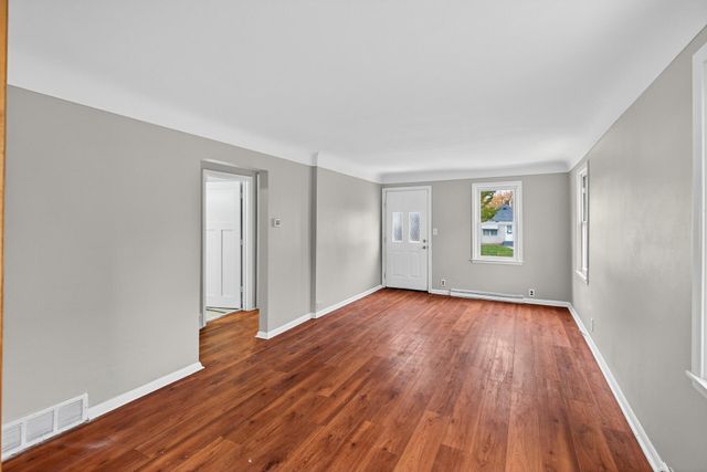 1210 Cook Avenue E, Saint Paul, MN 55106