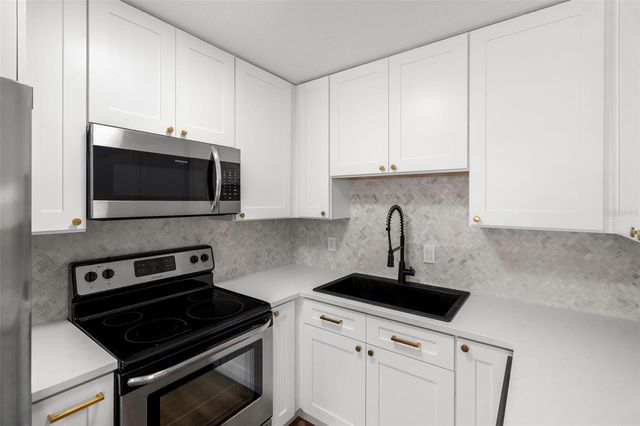 6710 S CORTEZ STREET, Tampa, FL 33616