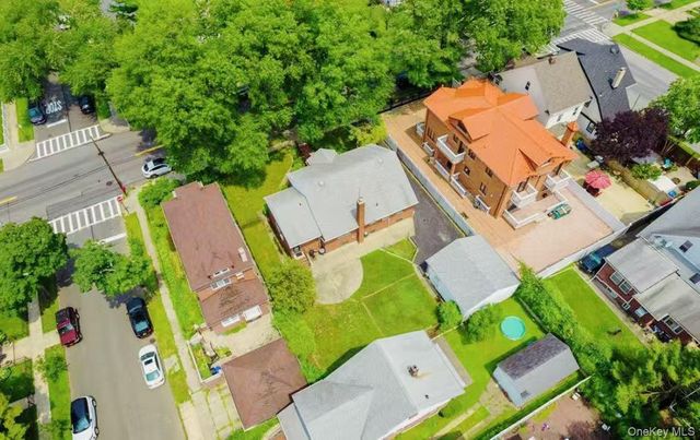 15306 32 ave, Flushing, NY 11354