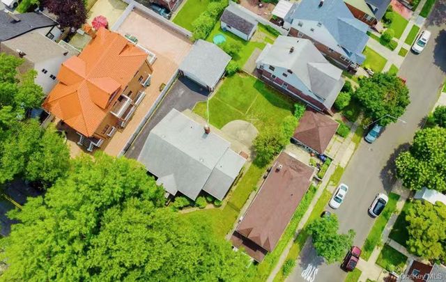 15306 32 ave, Flushing, NY 11354