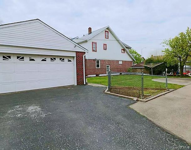 15306 32 ave, Flushing, NY 11354