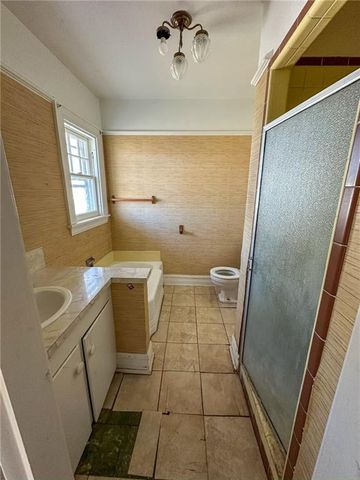 318 E Locust Street, Independence, KS 67301