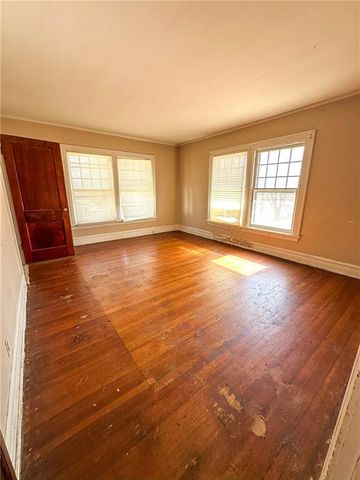 318 E Locust Street, Independence, KS 67301