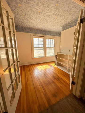 318 E Locust Street, Independence, KS 67301