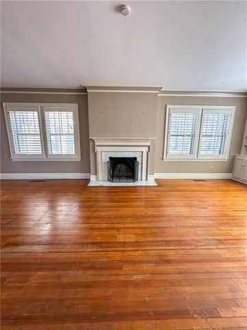 318 E Locust Street, Independence, KS 67301