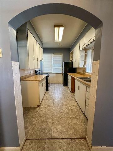 318 E Locust Street, Independence, KS 67301