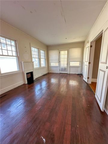 318 E Locust Street, Independence, KS 67301