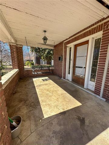 318 E Locust Street, Independence, KS 67301