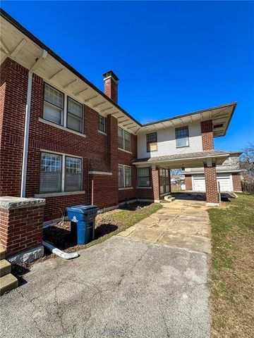 318 E Locust Street, Independence, KS 67301