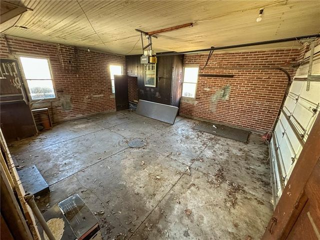 318 E Locust Street, Independence, KS 67301