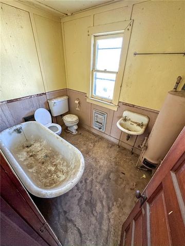 318 E Locust Street, Independence, KS 67301