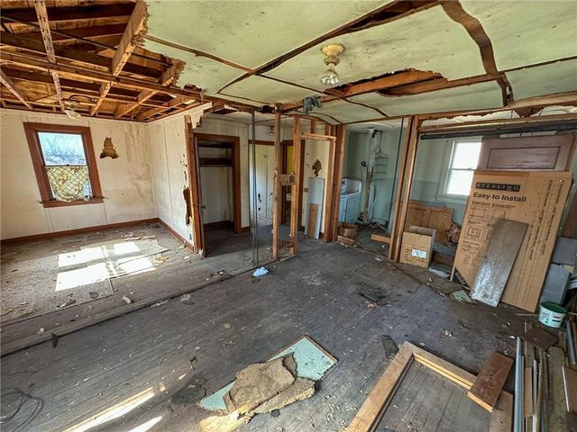 318 E Locust Street, Independence, KS 67301