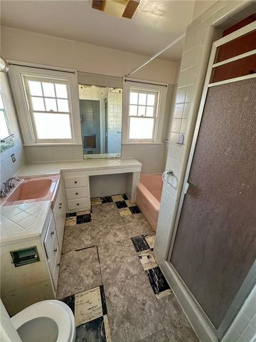 318 E Locust Street, Independence, KS 67301