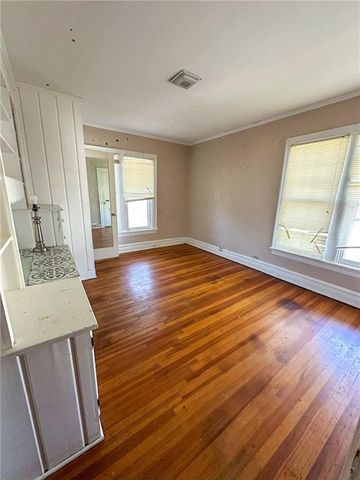 318 E Locust Street, Independence, KS 67301