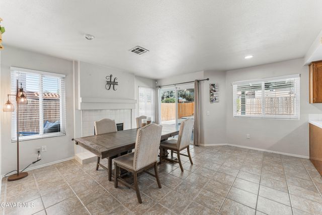 44200 Gillan Avenue, Lancaster, CA 93535