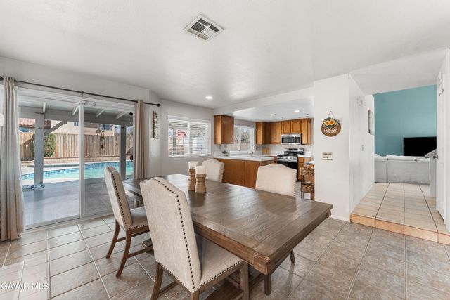 44200 Gillan Avenue, Lancaster, CA 93535