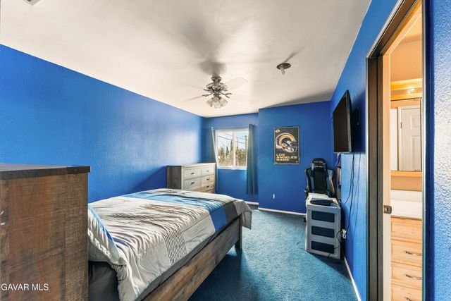 44200 Gillan Avenue, Lancaster, CA 93535