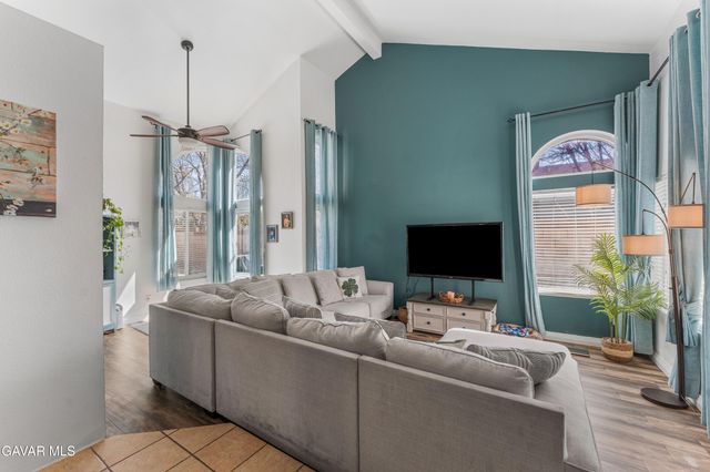 44200 Gillan Avenue, Lancaster, CA 93535