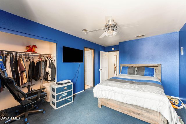 44200 Gillan Avenue, Lancaster, CA 93535