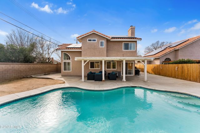 44200 Gillan Avenue, Lancaster, CA 93535