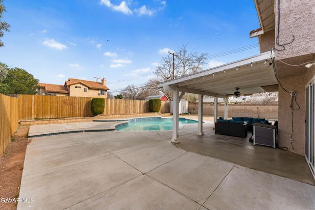 44200 Gillan Avenue, Lancaster, CA 93535