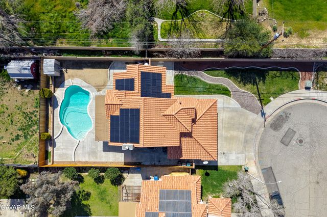 44200 Gillan Avenue, Lancaster, CA 93535