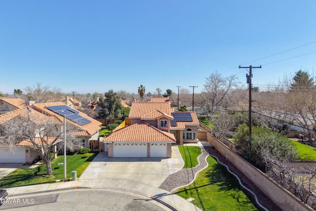 44200 Gillan Avenue, Lancaster, CA 93535