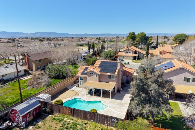 44200 Gillan Avenue, Lancaster, CA 93535