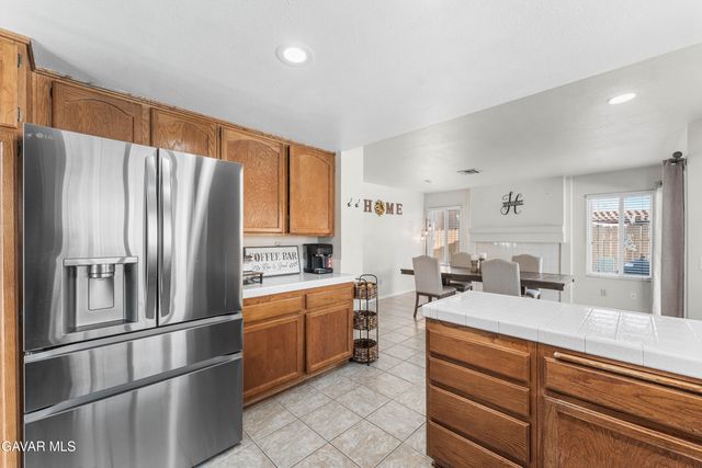 44200 Gillan Avenue, Lancaster, CA 93535
