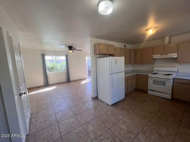 2549 E CHIPMAN Road 2, Phoenix, AZ 85040