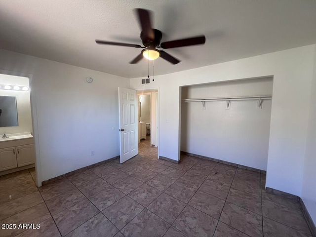 2549 E CHIPMAN Road 2, Phoenix, AZ 85040