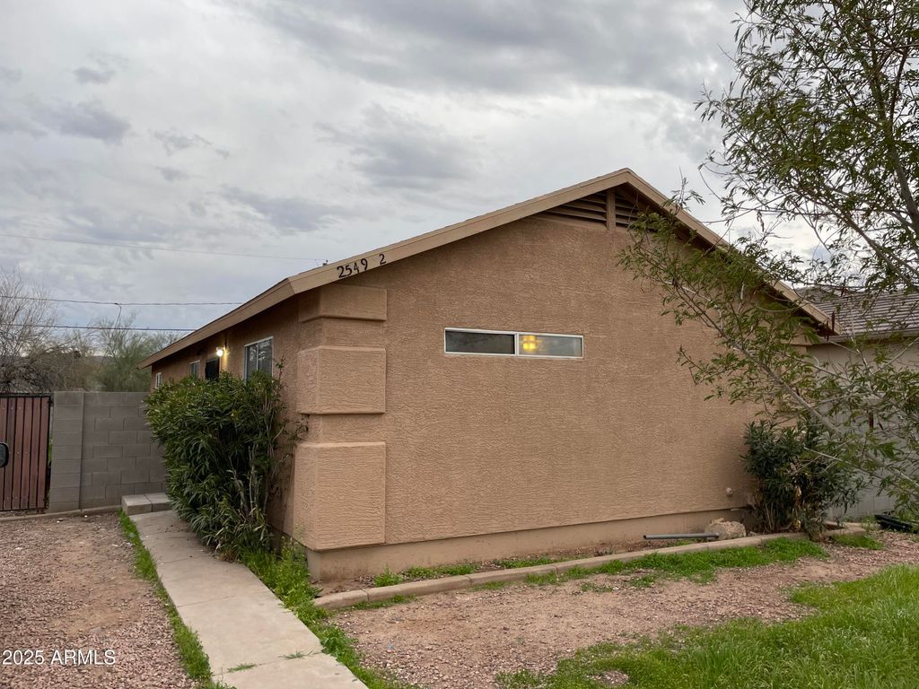 2549 E CHIPMAN Road 2, Phoenix, AZ 85040