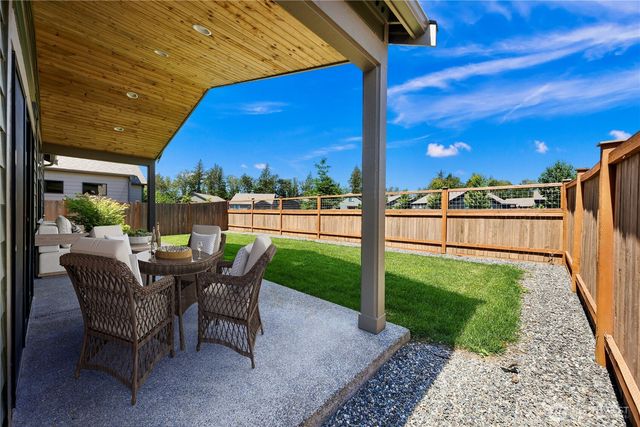 1410 Woods Point Loop, Ferndale, WA 98248