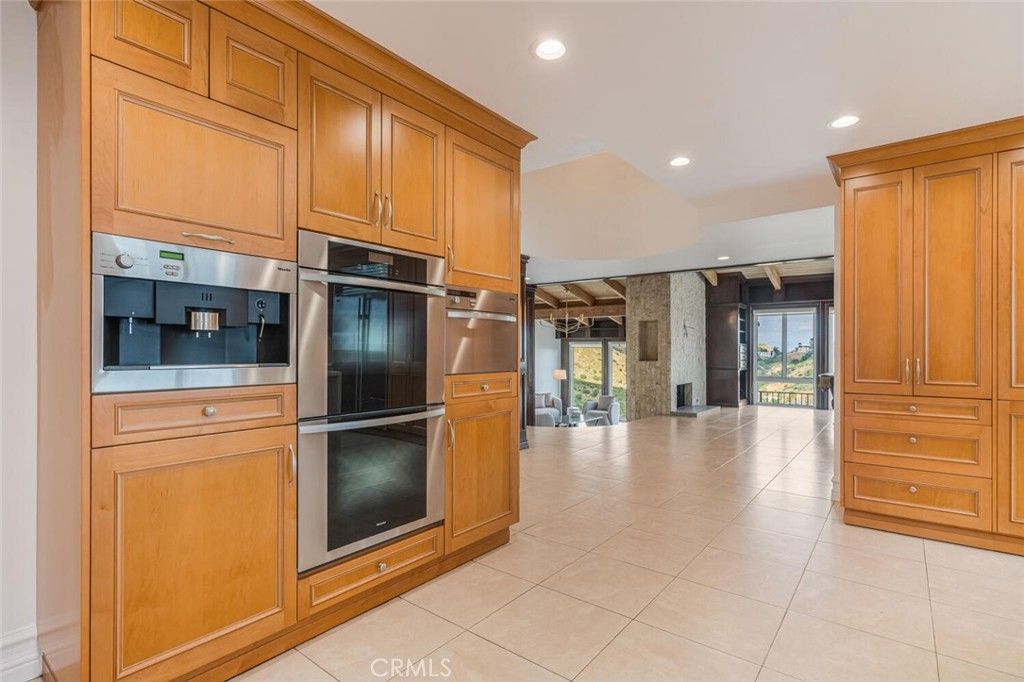 Image 14 of property listing at 34 Sage, Bell Canyon, CA 91307