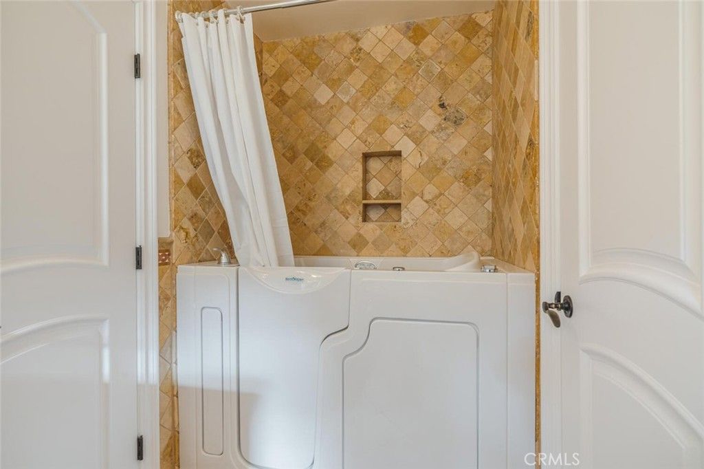 Image 25 of property listing at 34 Sage, Bell Canyon, CA 91307