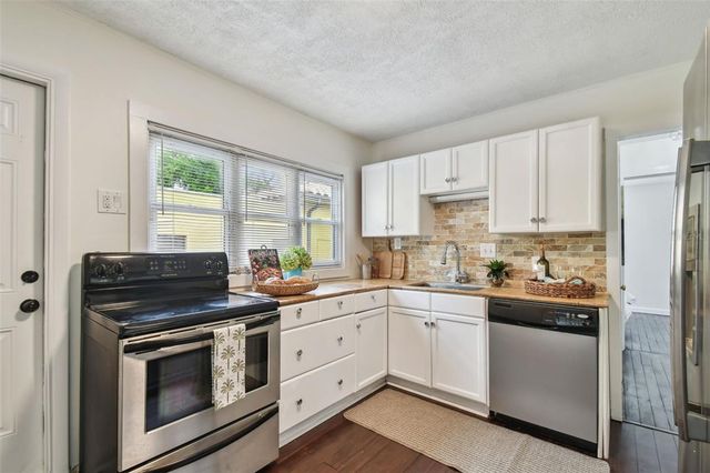 670 WOODDELL DR, Safety Harbor, FL 34695
